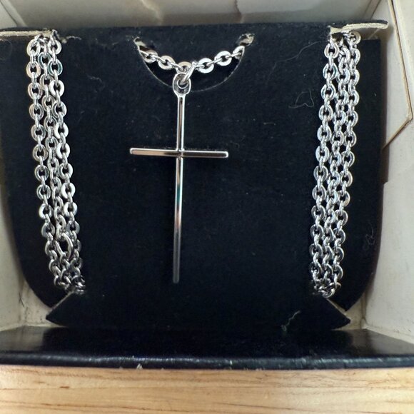 Sarah Coventry Silver-Tone Cross Pendant Necklace With Chain DEDICATION from 197 - Picture 2 of 6